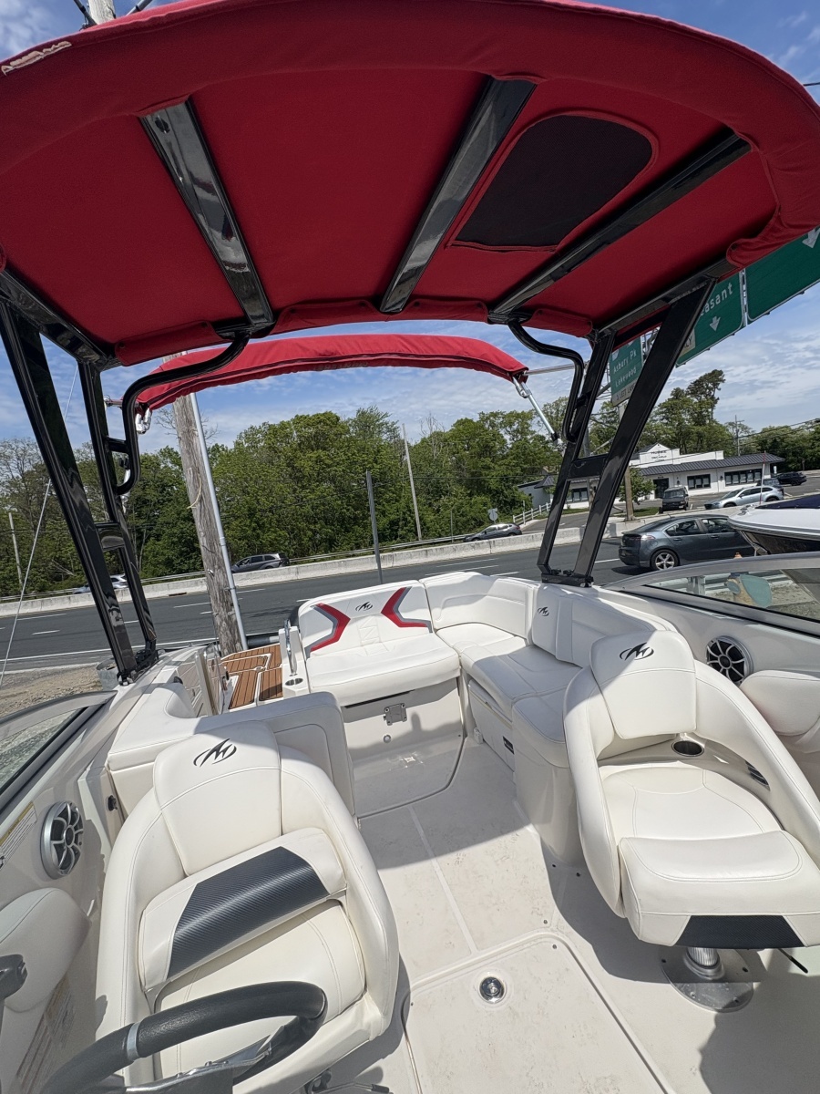 25ft Monterey Yacht For Sale