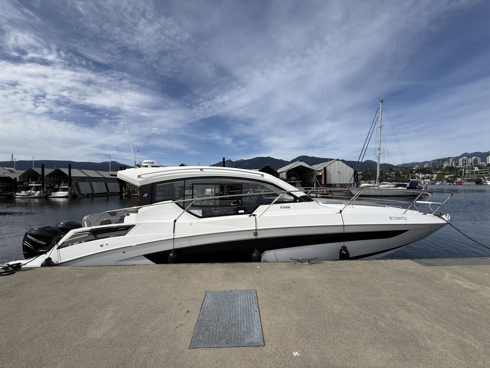 37ft Four Winns Yacht For Sale