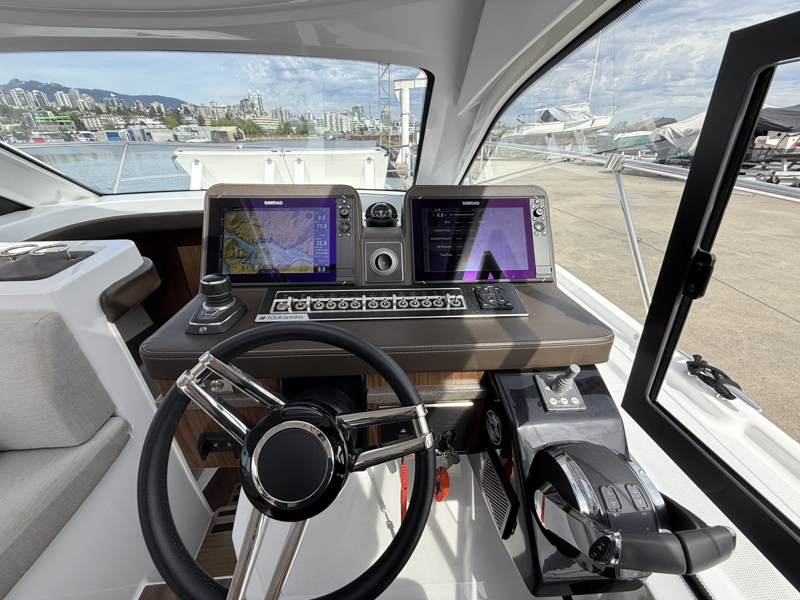 37ft Four Winns Yacht For Sale