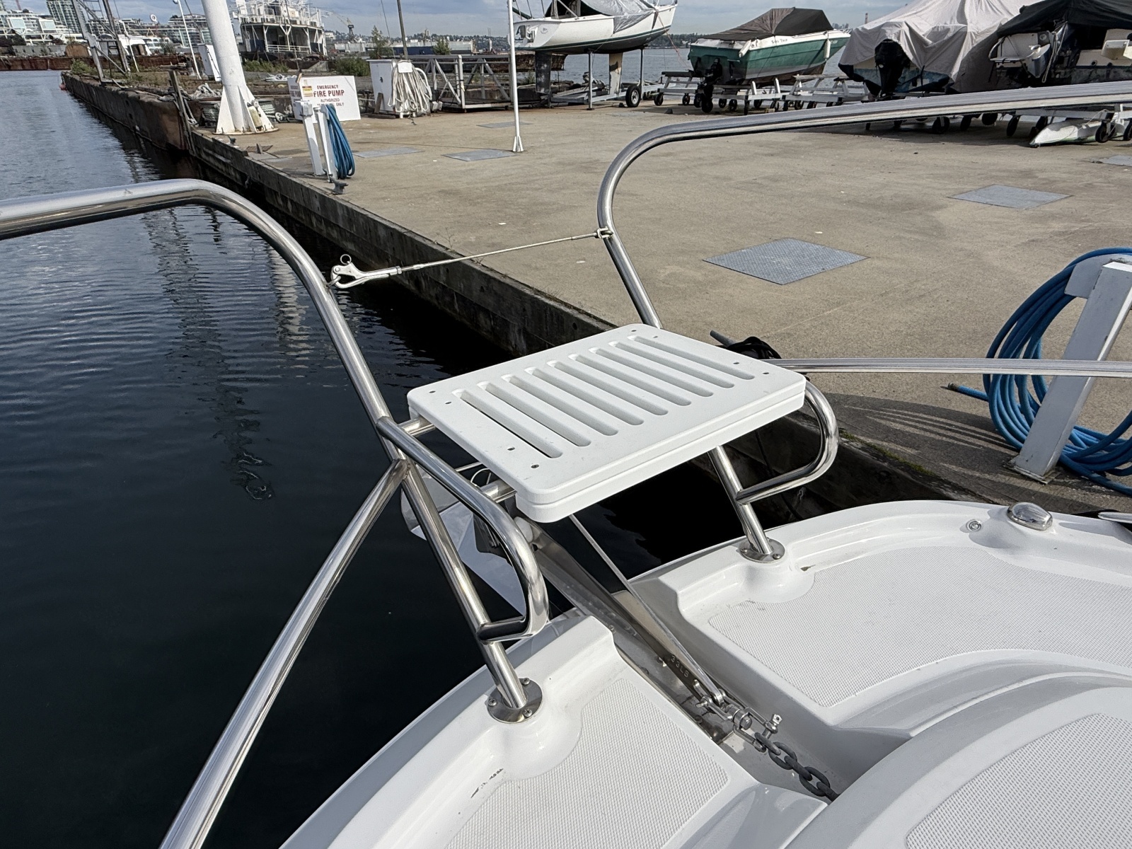 37ft Four Winns Yacht For Sale