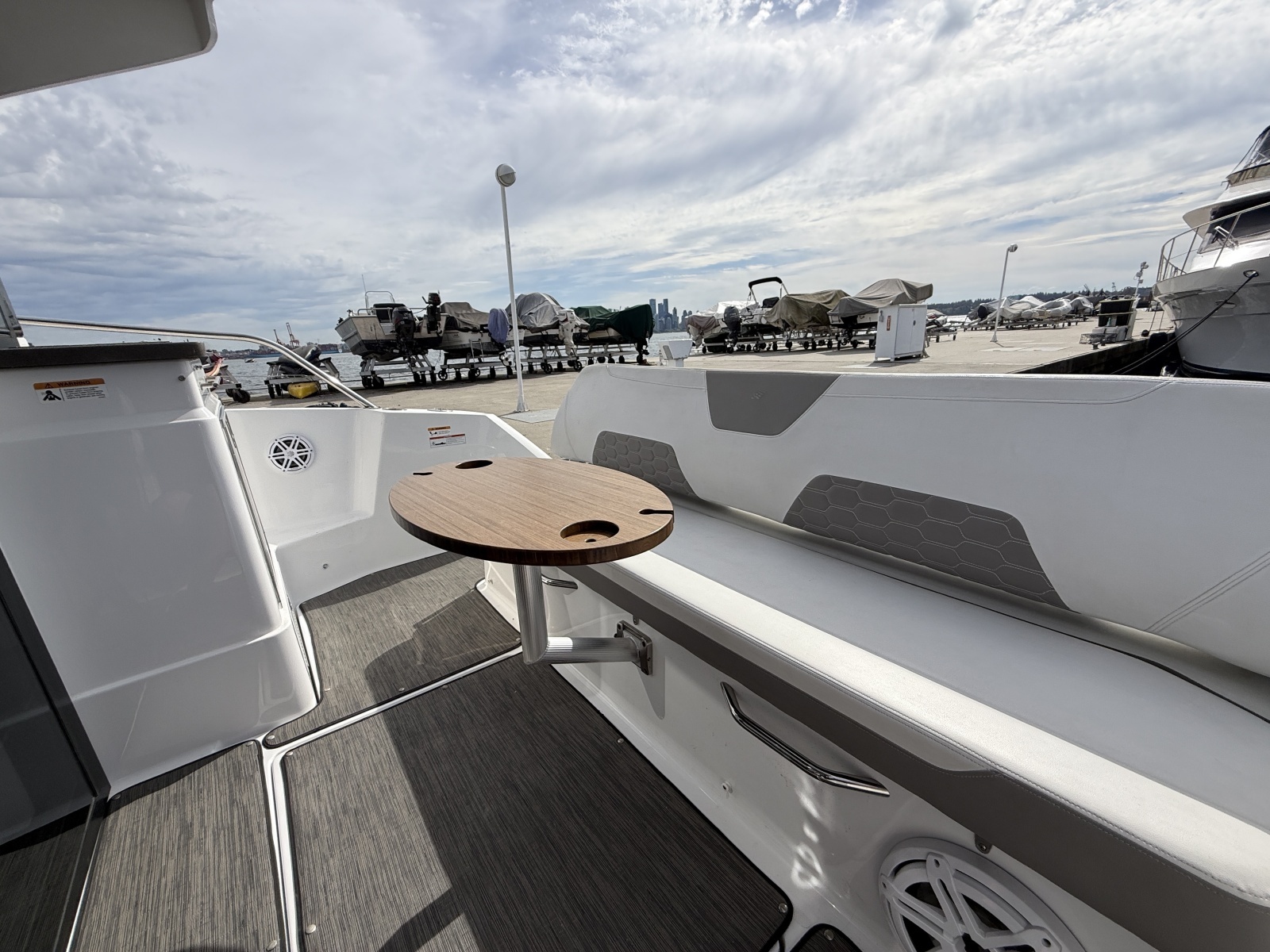 37ft Four Winns Yacht For Sale