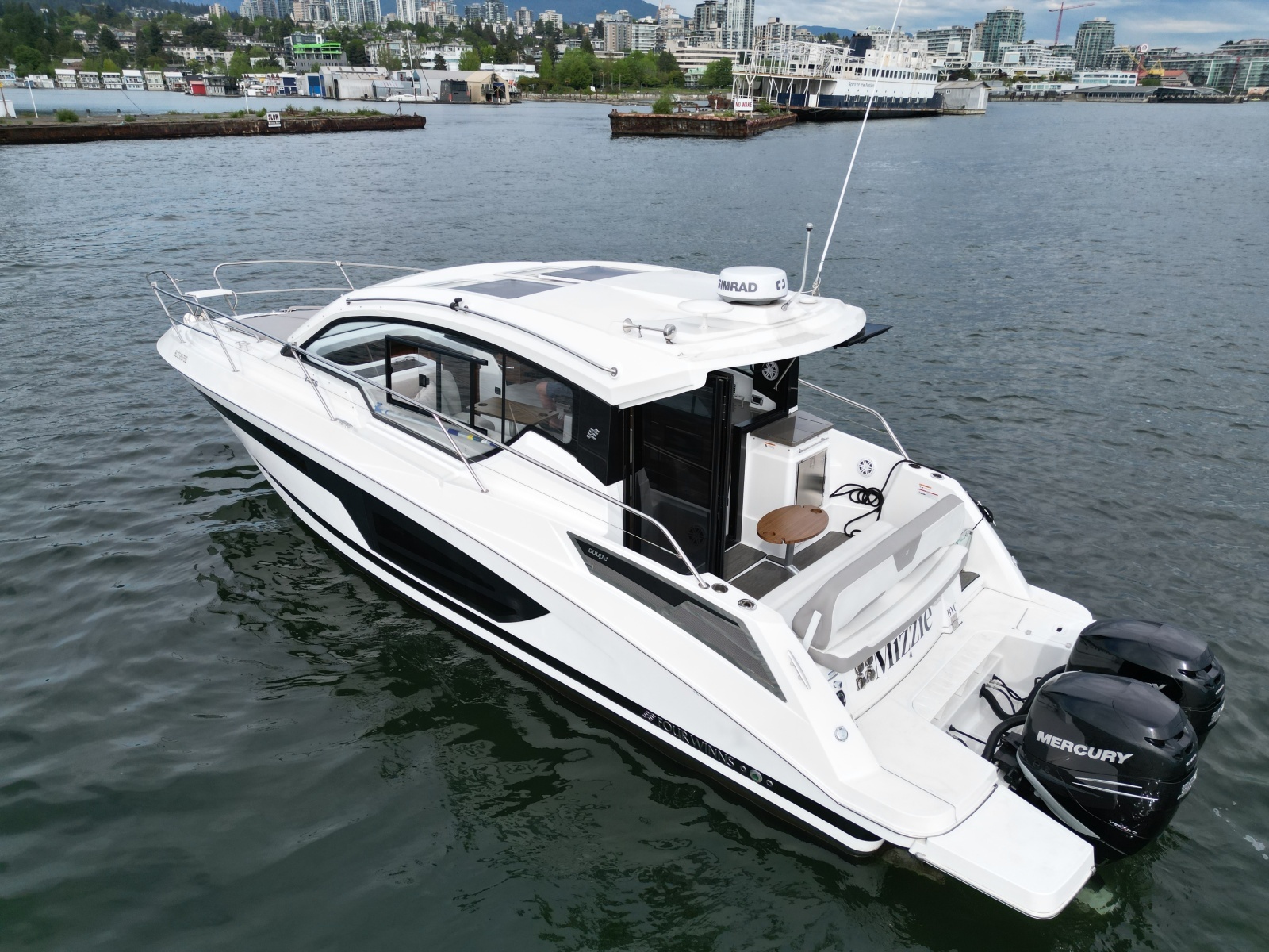 37ft Four Winns Yacht For Sale