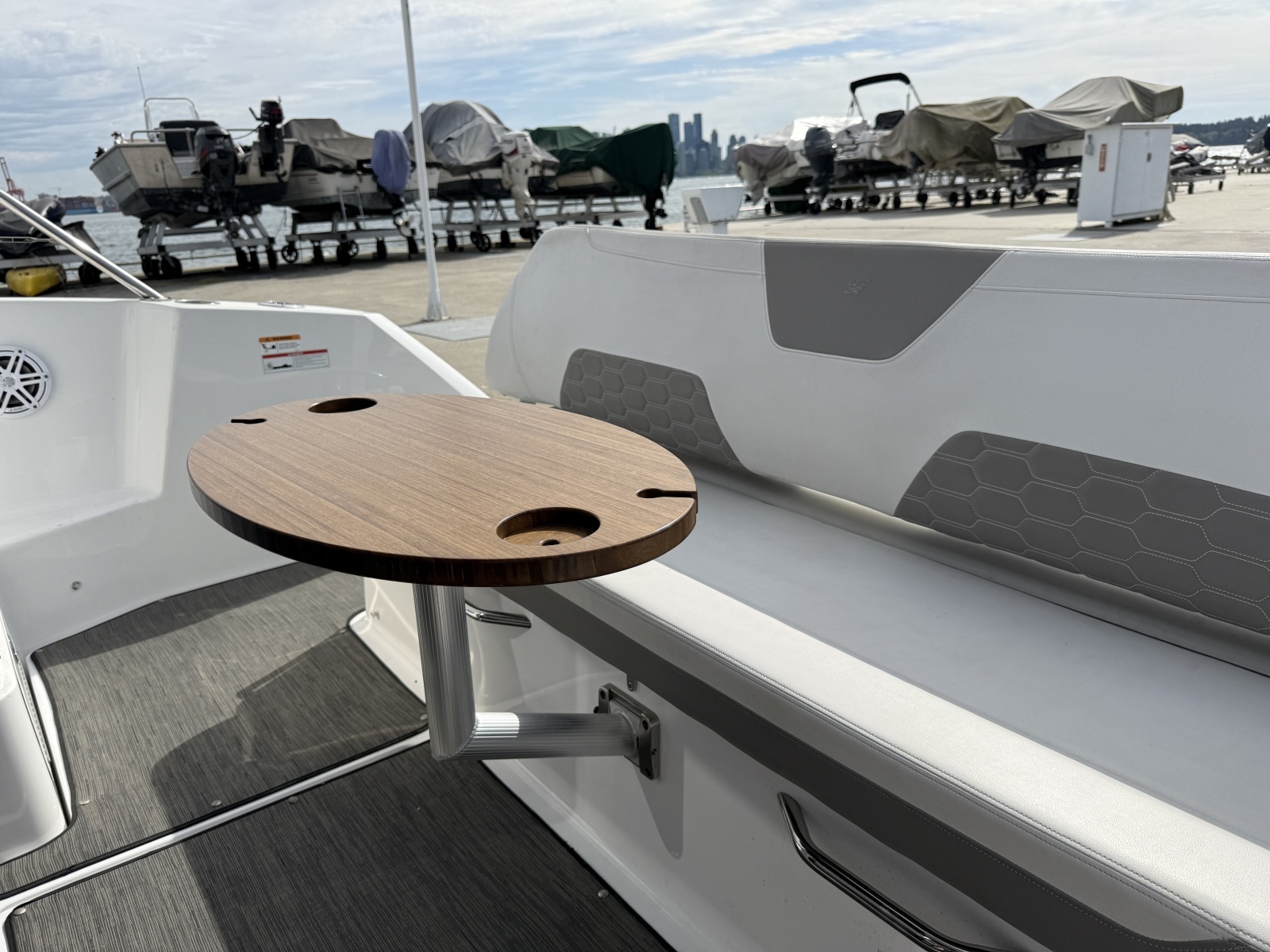 37ft Four Winns Yacht For Sale