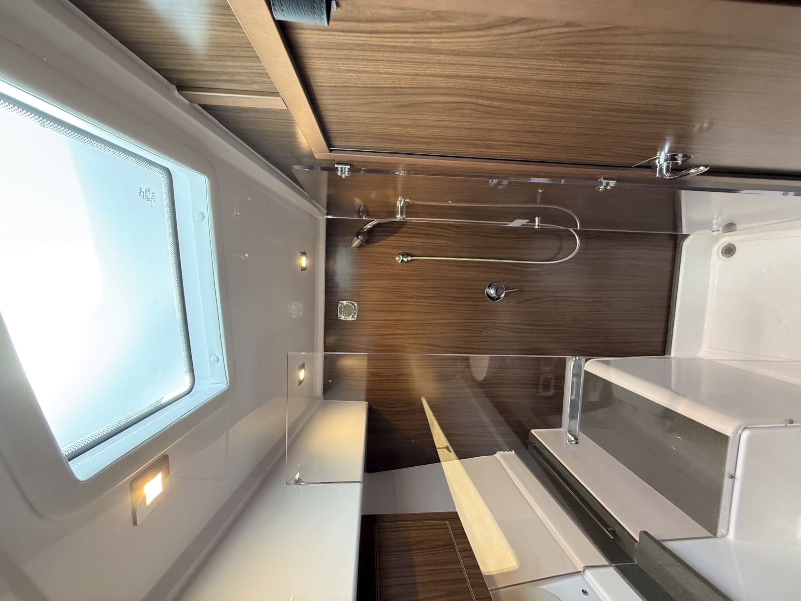 37ft Four Winns Yacht For Sale