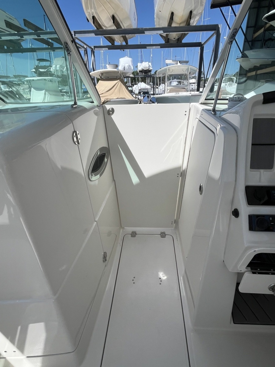 2024 Sailfish 245 DC