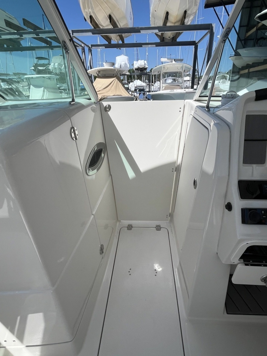 2024 Sailfish 245 DC