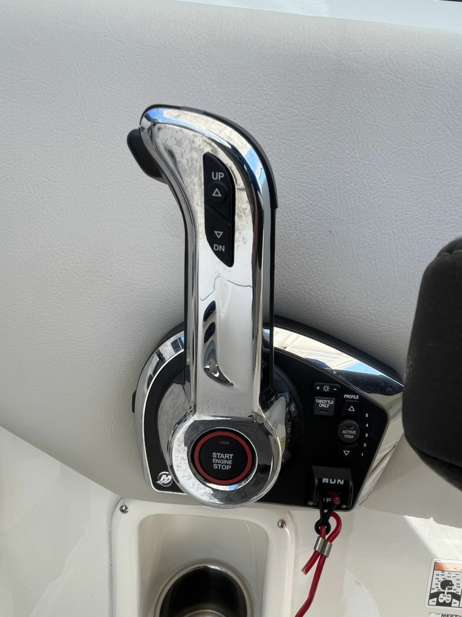 2024 Sailfish 245 DC