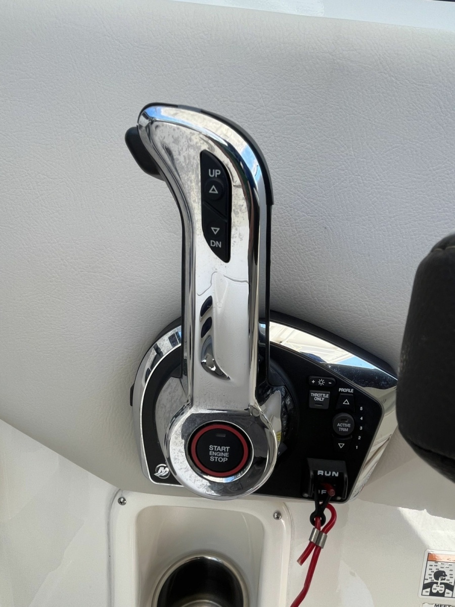 2024 Sailfish 245 DC