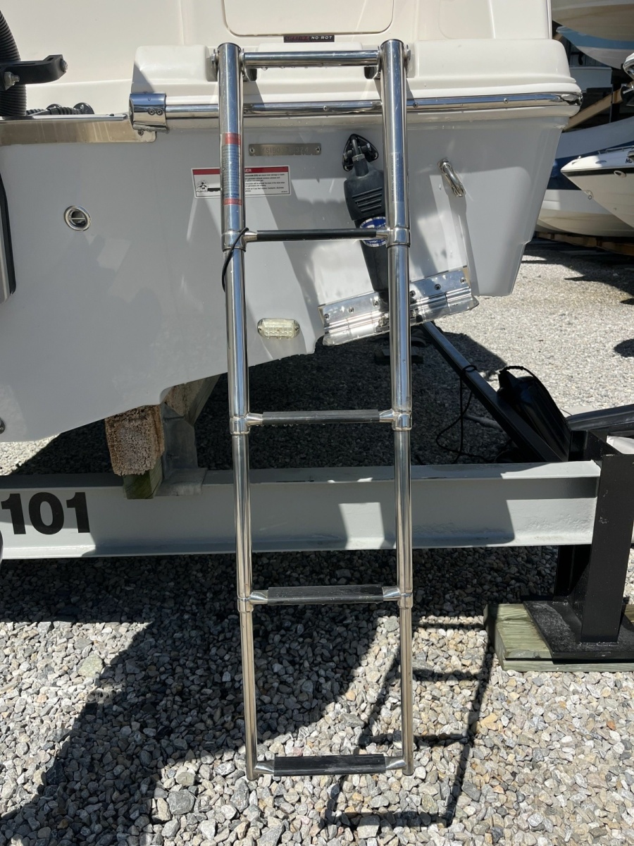 2024 Sailfish 245 DC