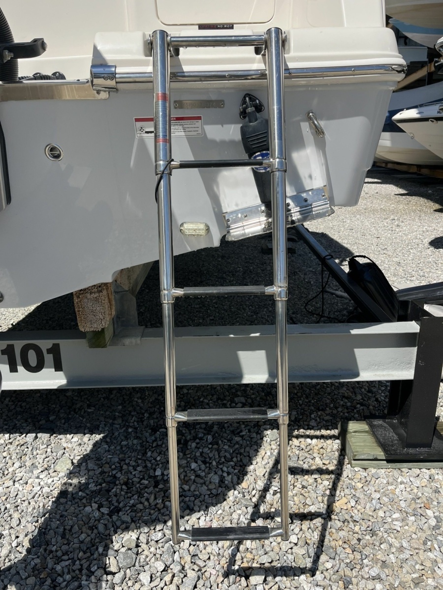 2024 Sailfish 245 DC