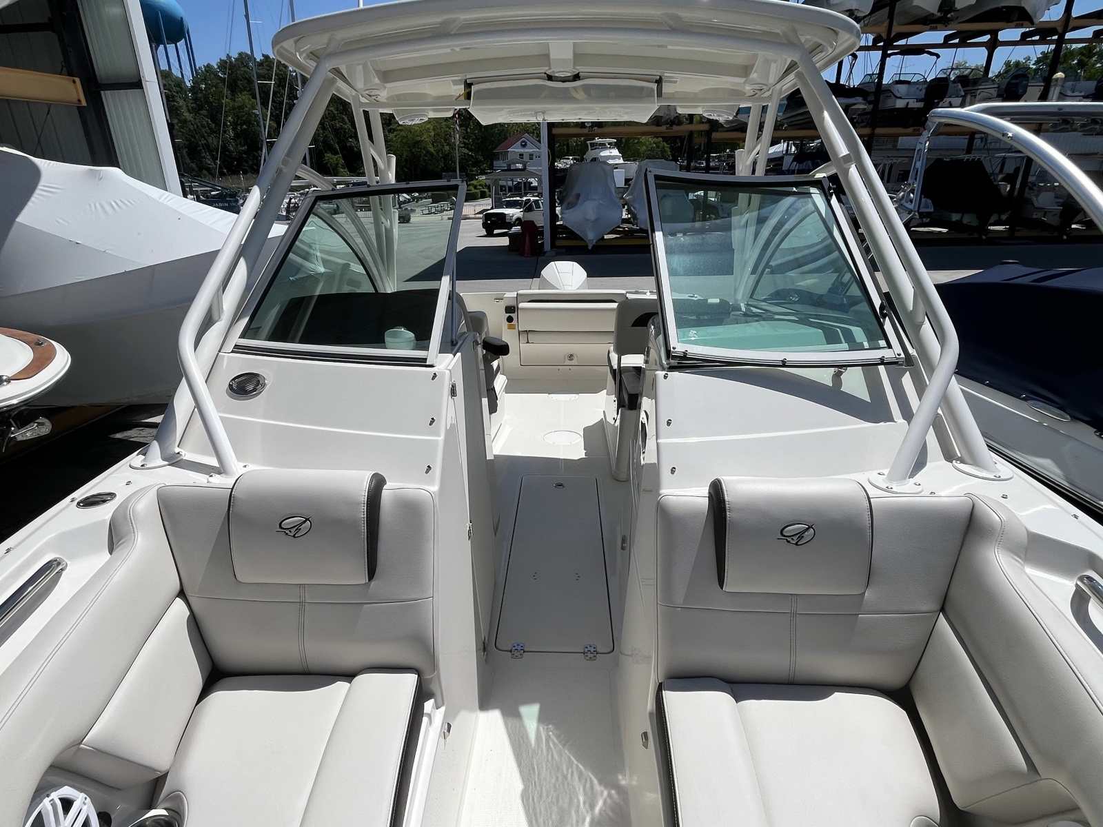 2024 Sailfish 245 DC