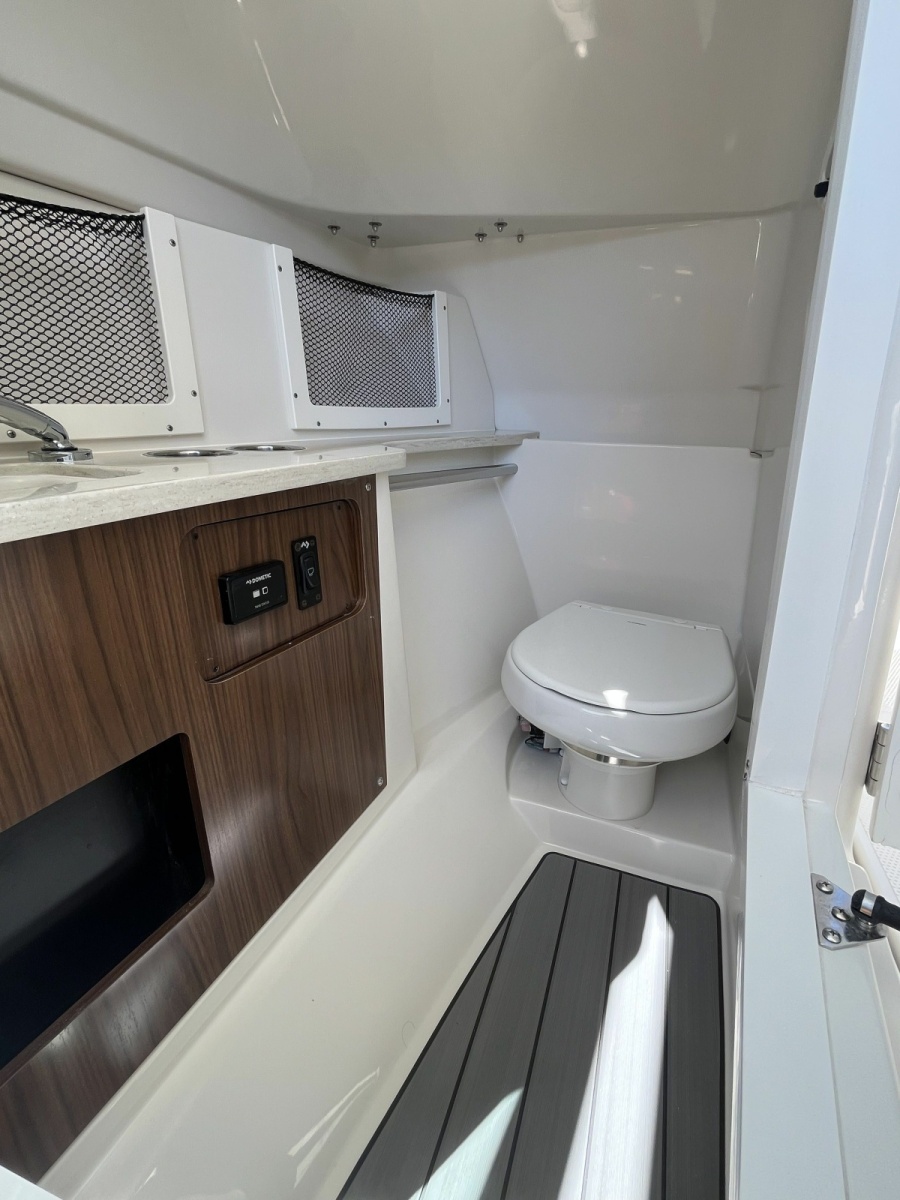 2024 Sailfish 245 DC