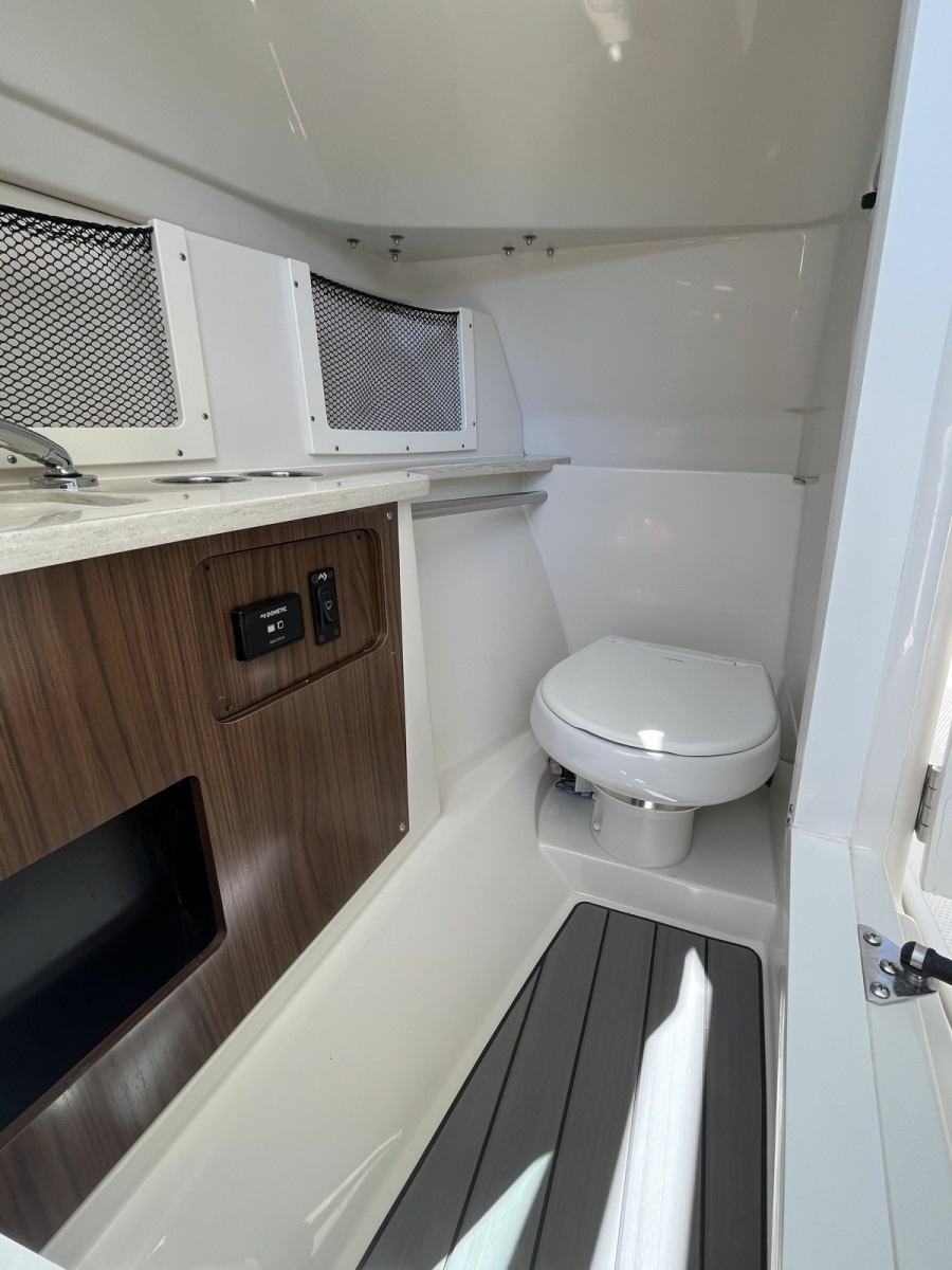 2024 Sailfish 245 DC