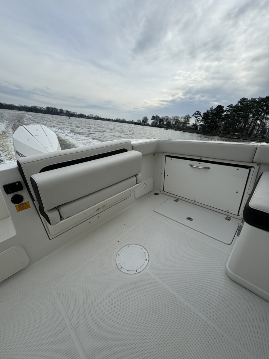 2024 Sailfish 245 DC