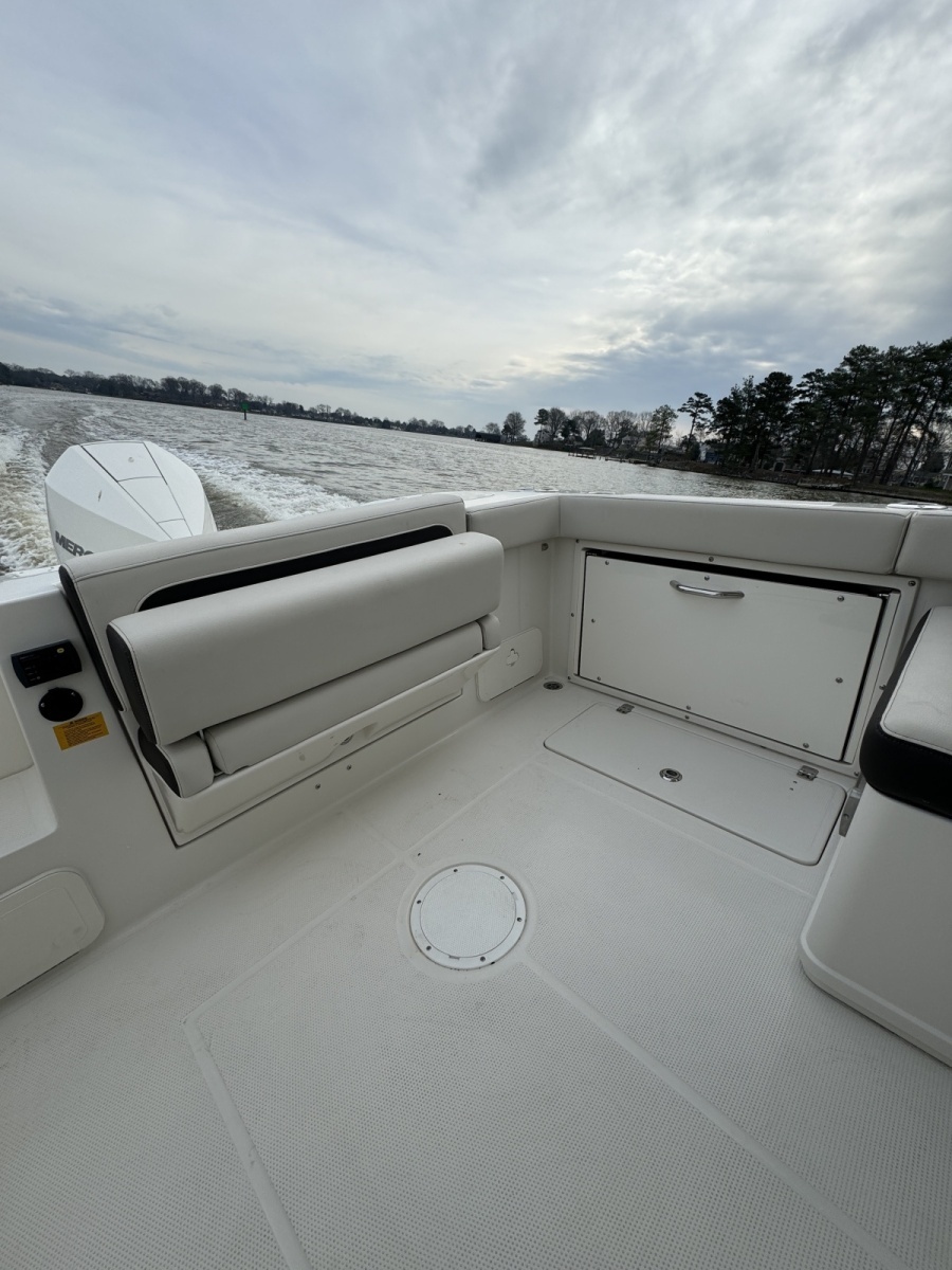 2024 Sailfish 245 DC