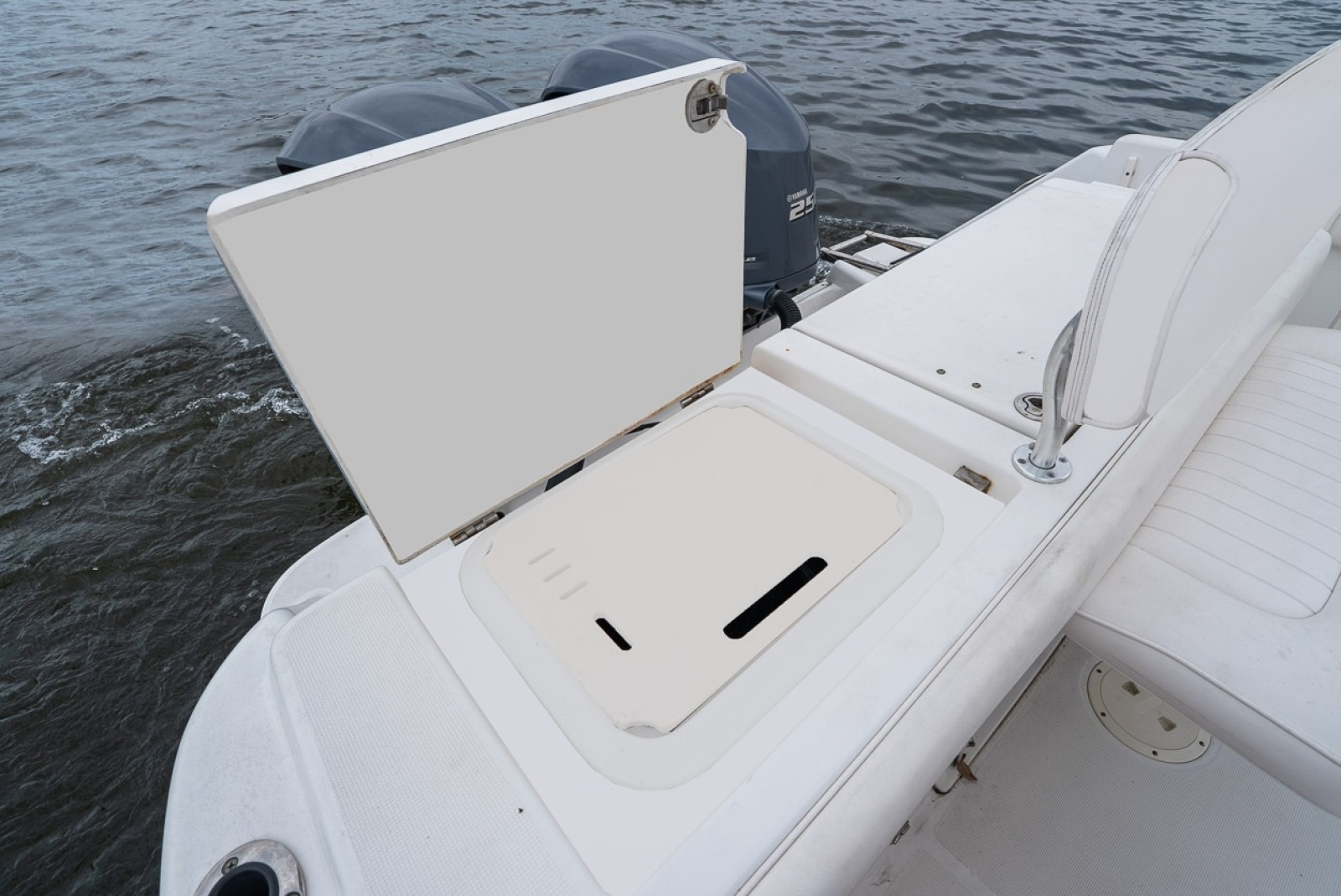 2013 Robalo R260
