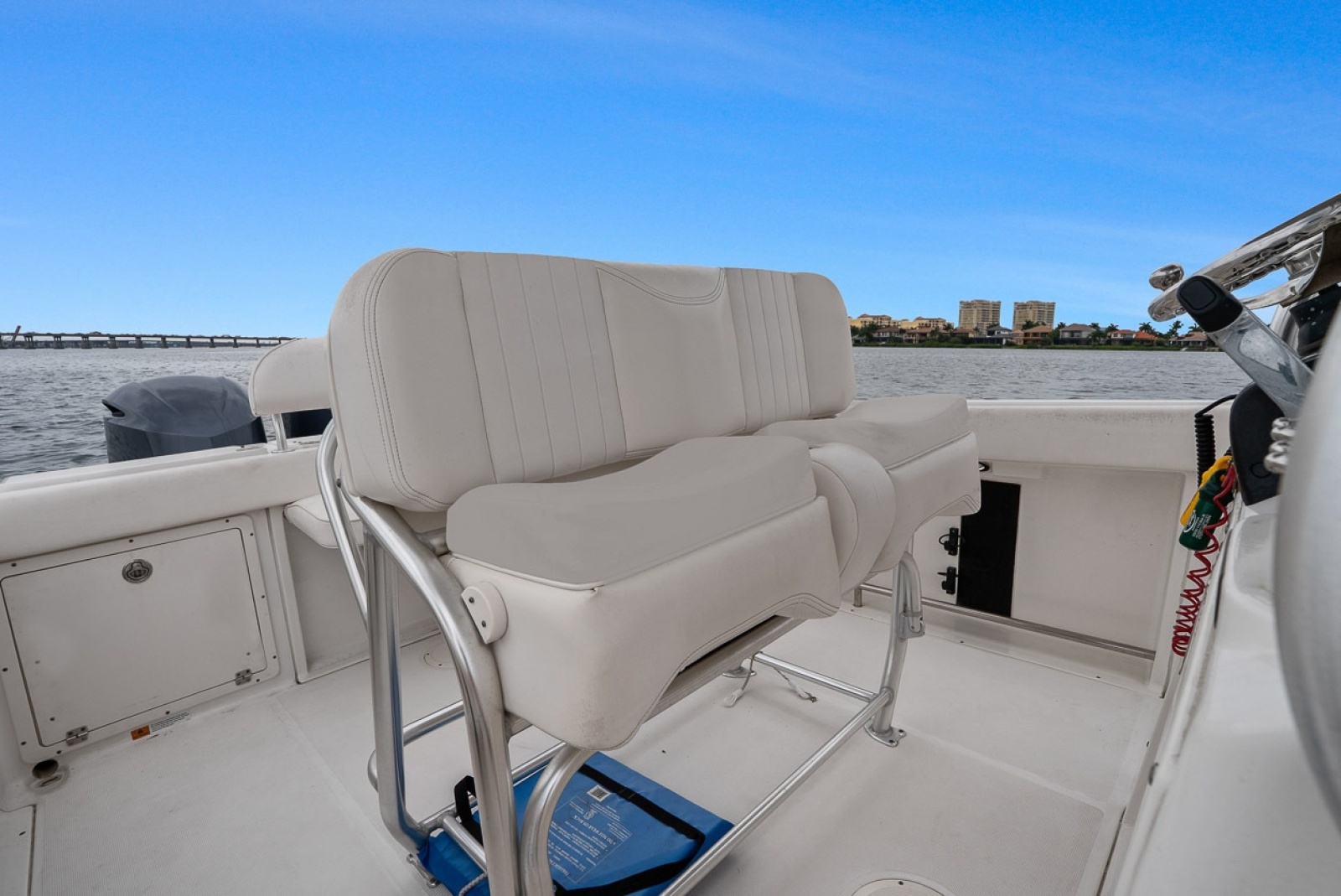 2013 Robalo R260
