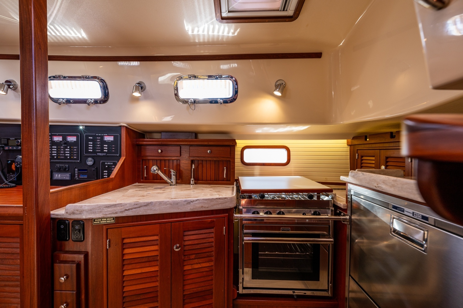 Oreanda 34ft Island Packet Yacht For Sale