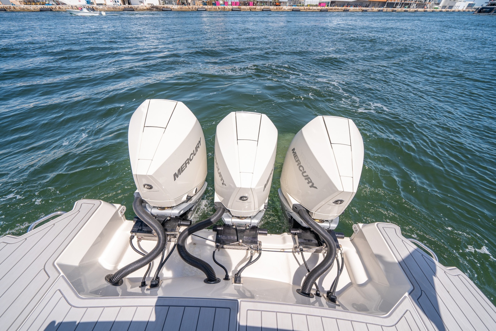 2021 Sea Ray 320 Sundancer
