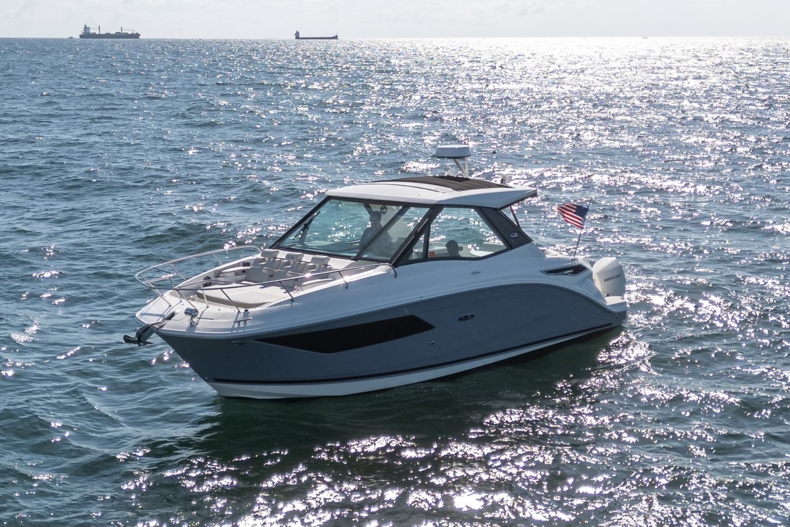 2021 Sea Ray 320 Sundancer