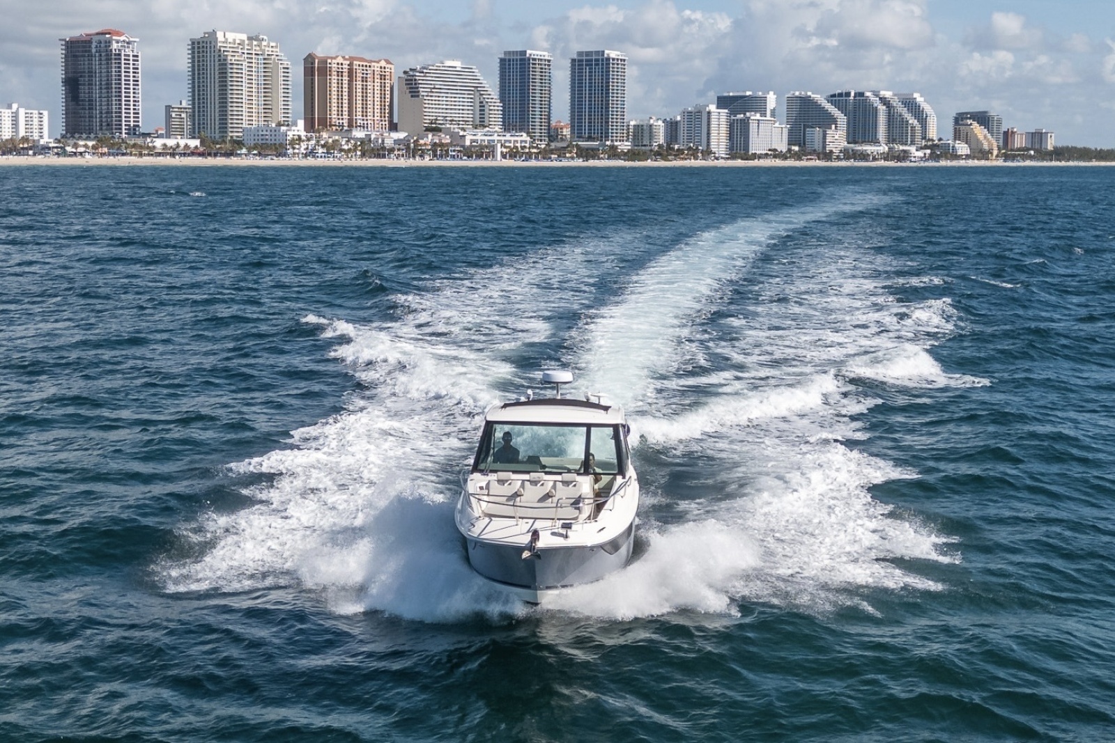 2021 Sea Ray 320 Sundancer