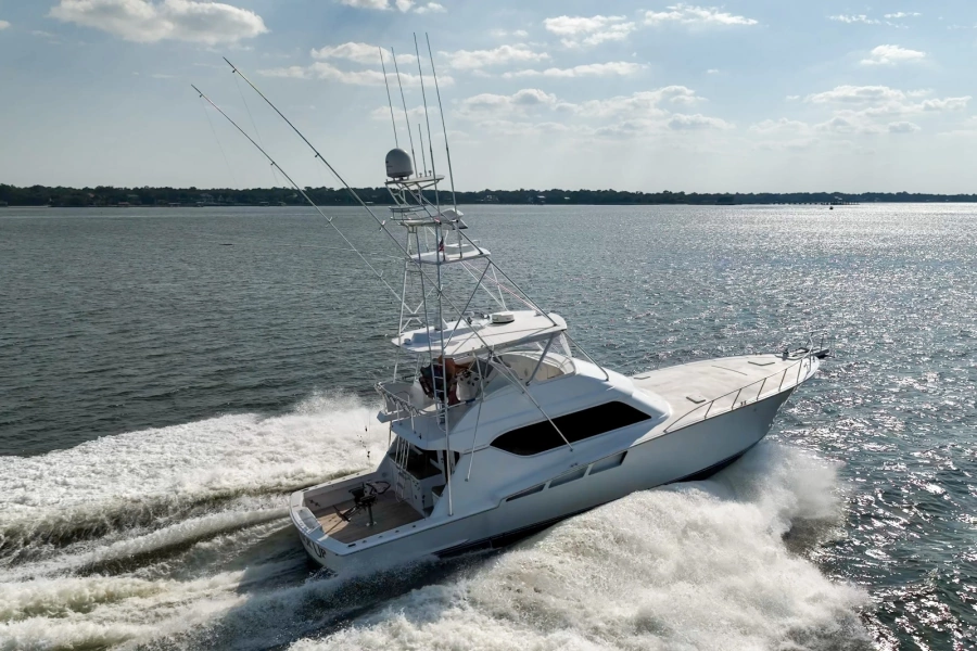 Hatteras 60 Reel Hook'Up - Exterior Profile