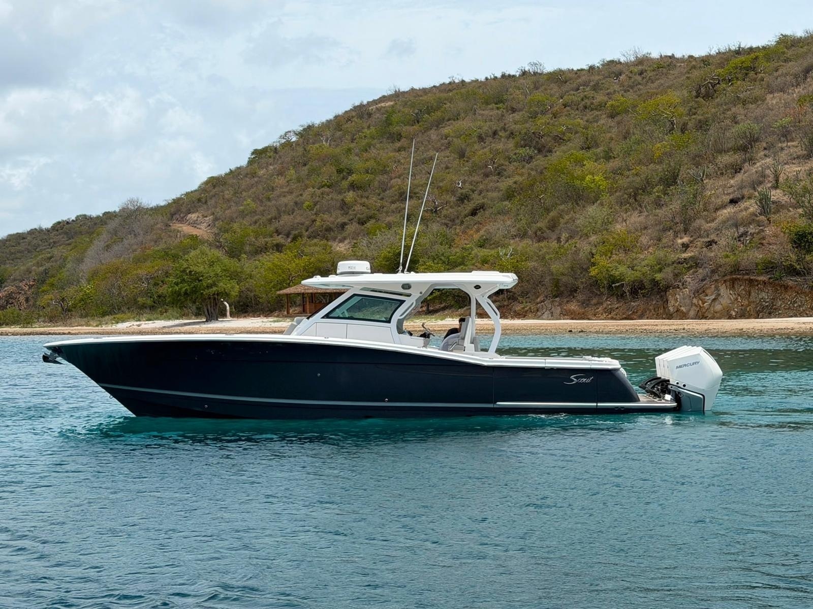 38' 2022 Scout 380 LXF
