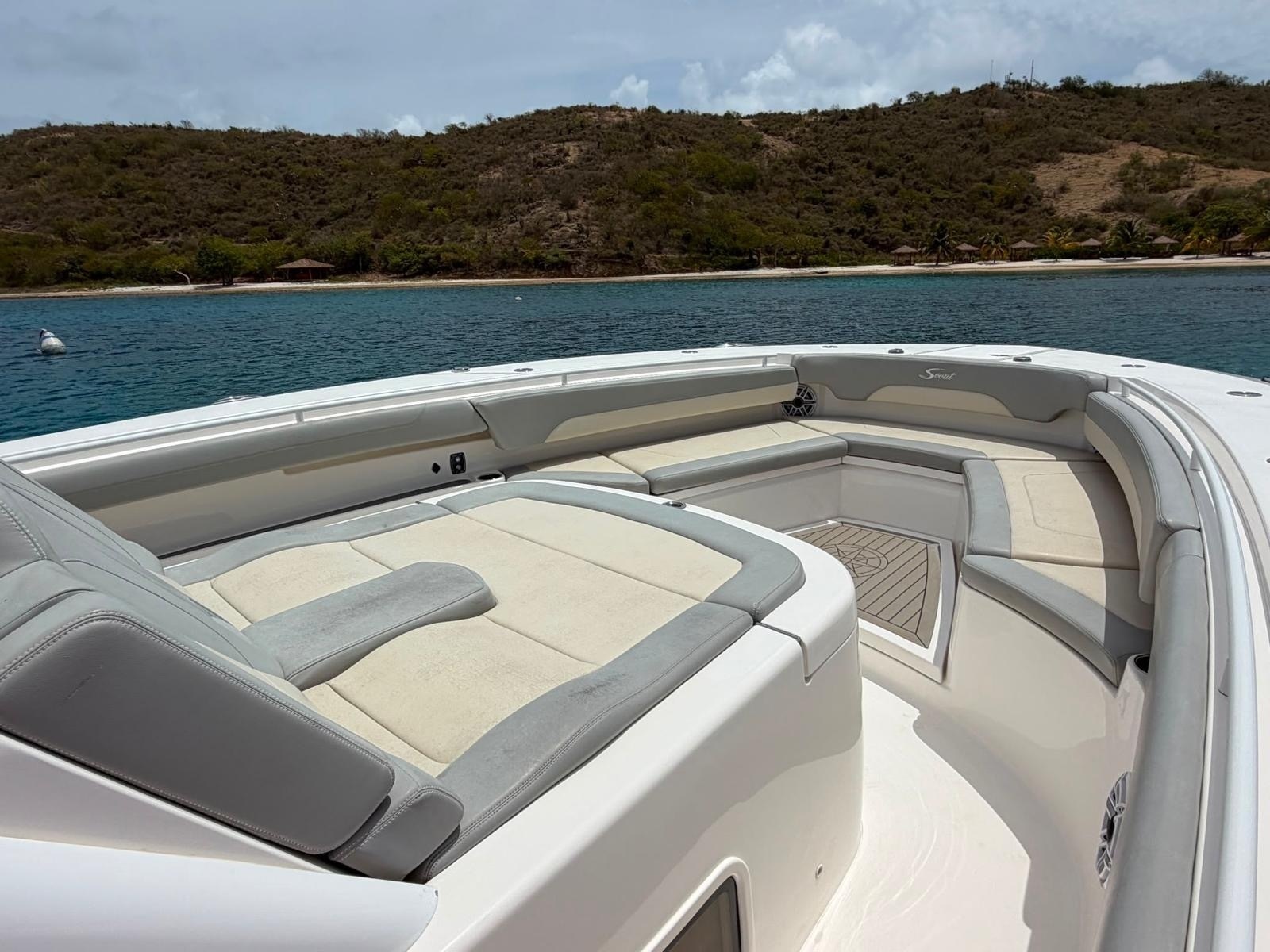 38' 2022 Scout 380 LXF