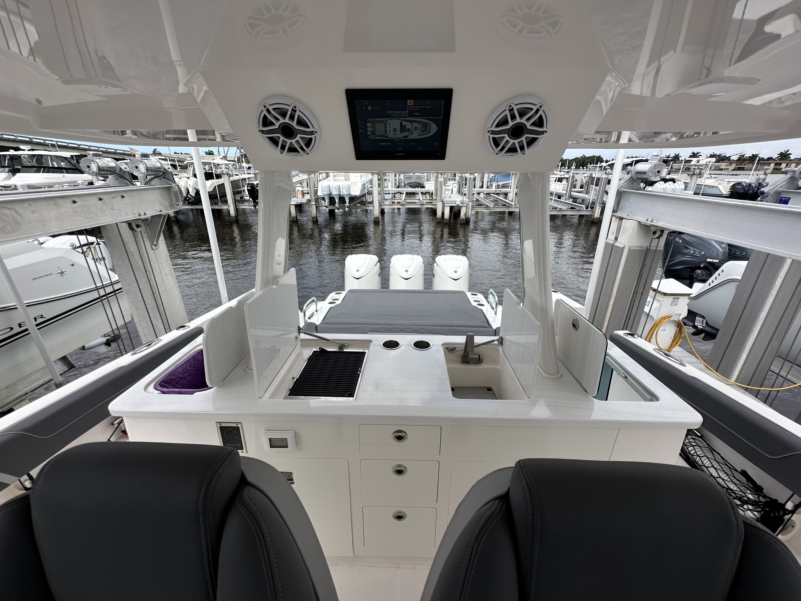 38ft Regal Yacht For Sale