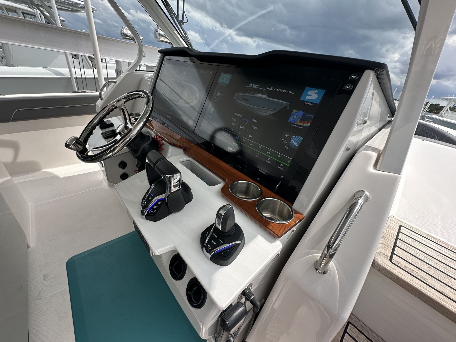 38ft Regal Yacht For Sale