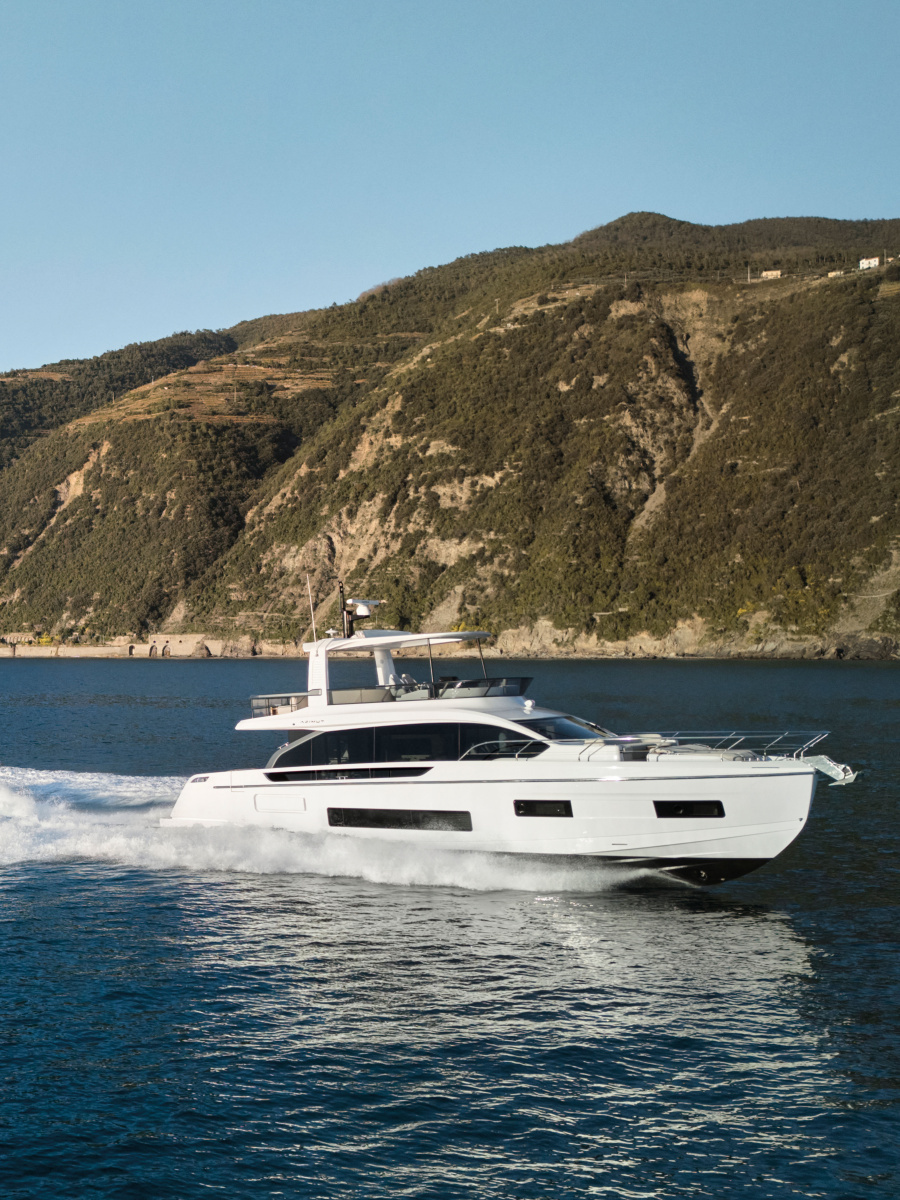 2026 Azimut 62 FLY
