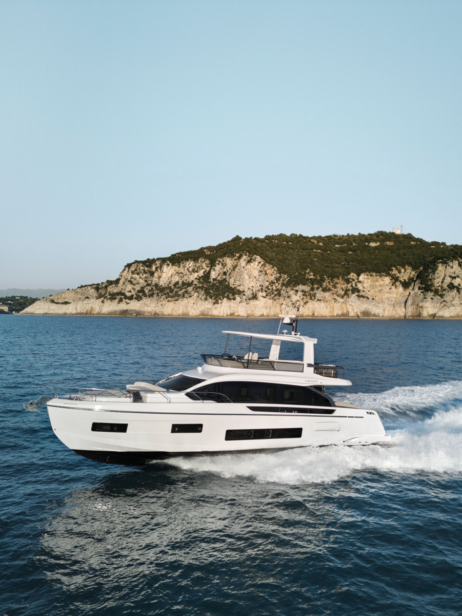 2026 Azimut 62 FLY