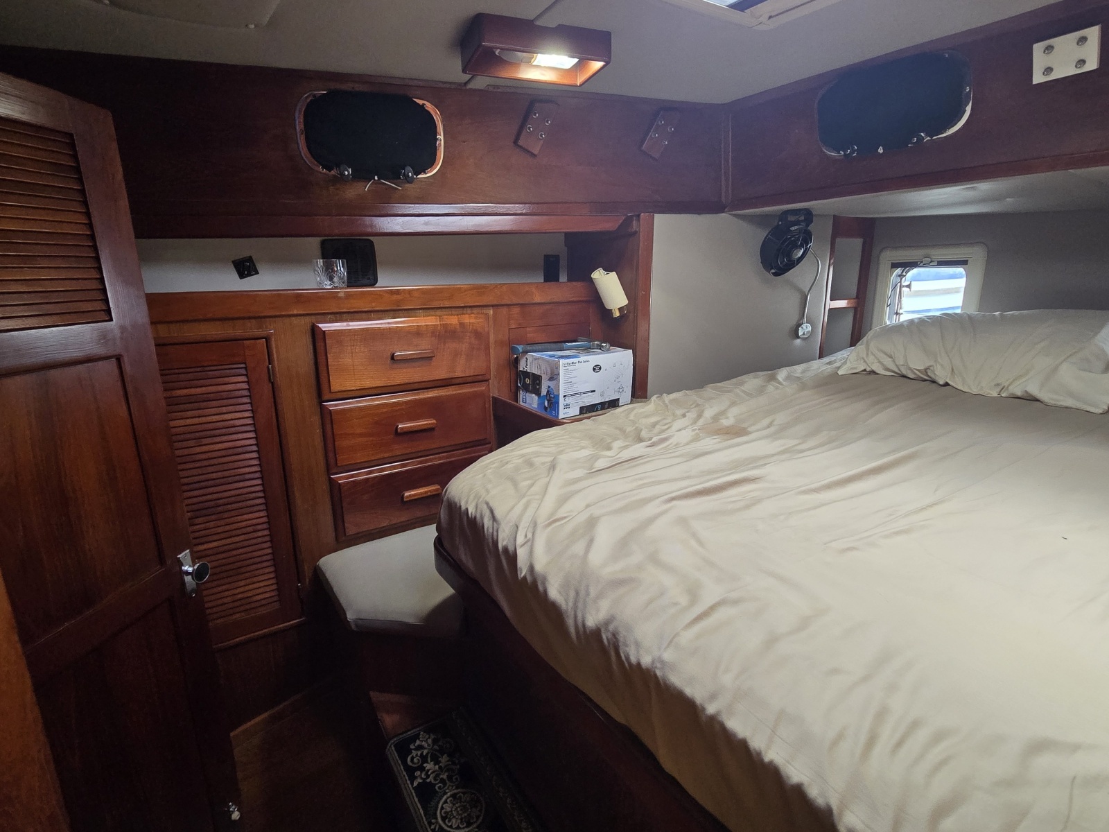 1990 Endeavour 