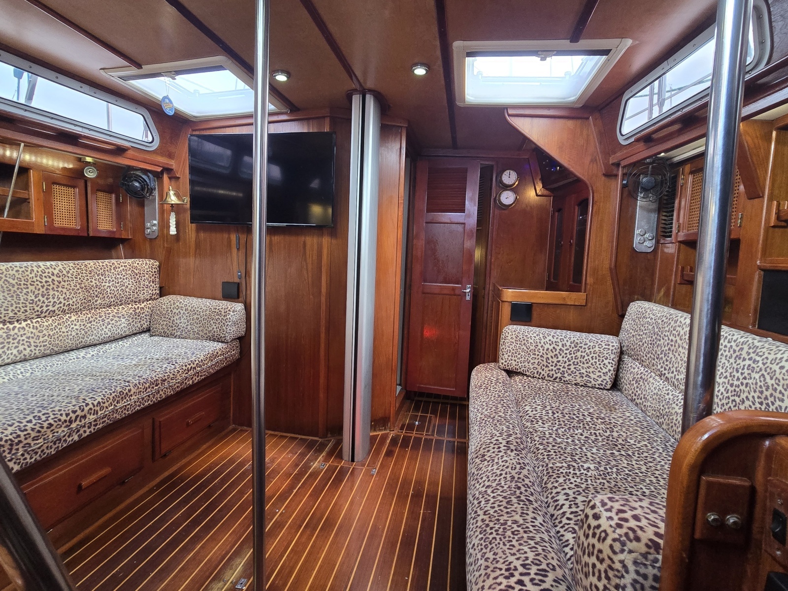 1990 Endeavour 