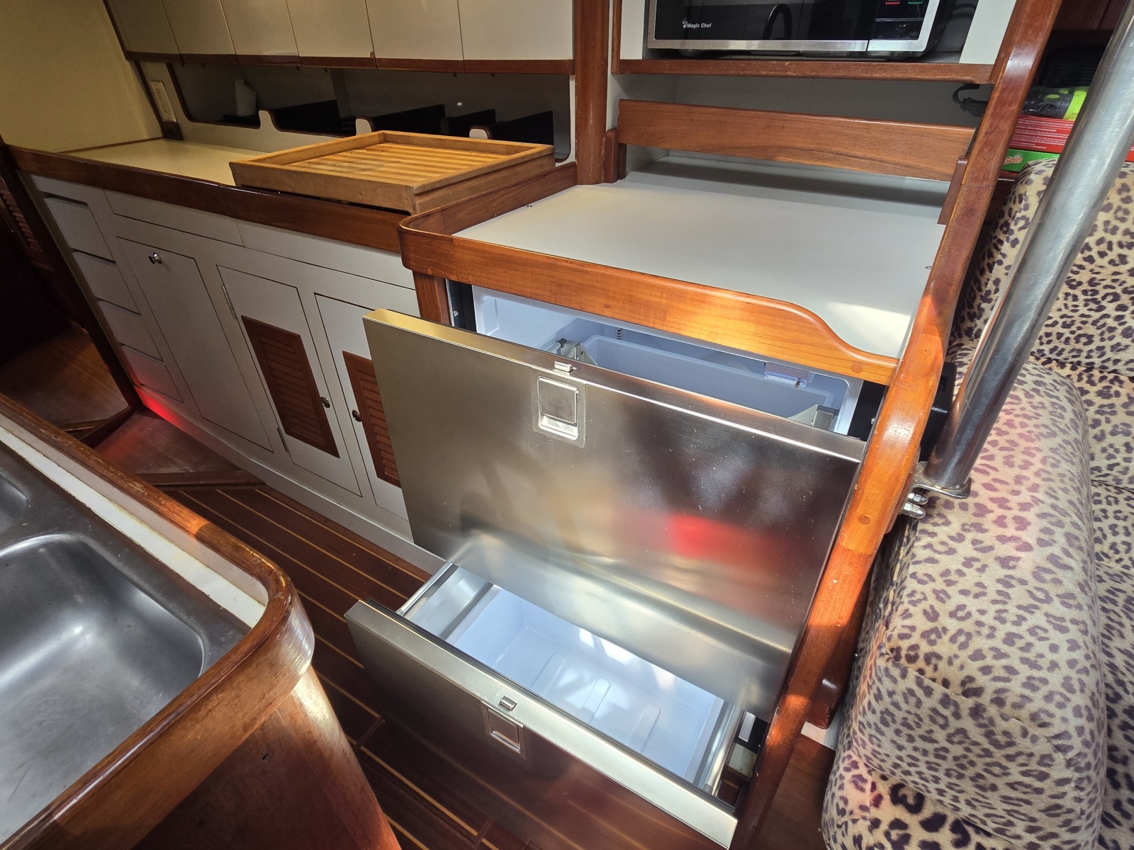 1990 Endeavour 