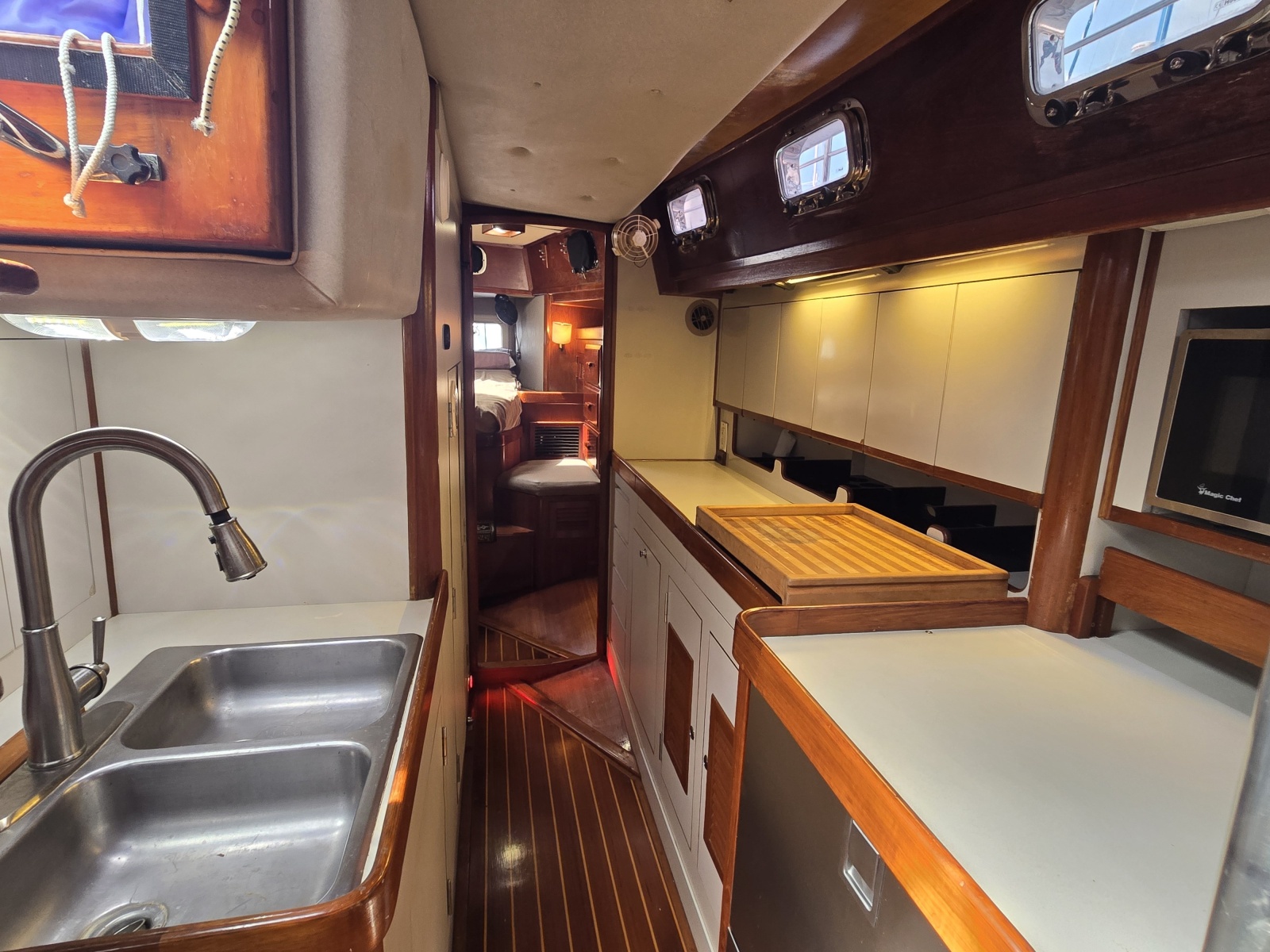 1990 Endeavour 