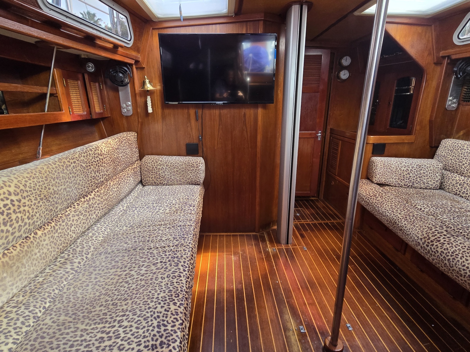 1990 Endeavour 