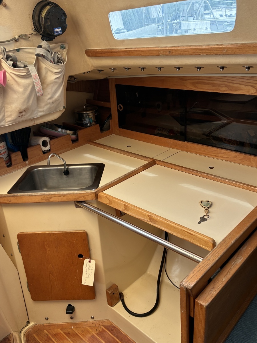 30ft J Boats Yacht For Sale