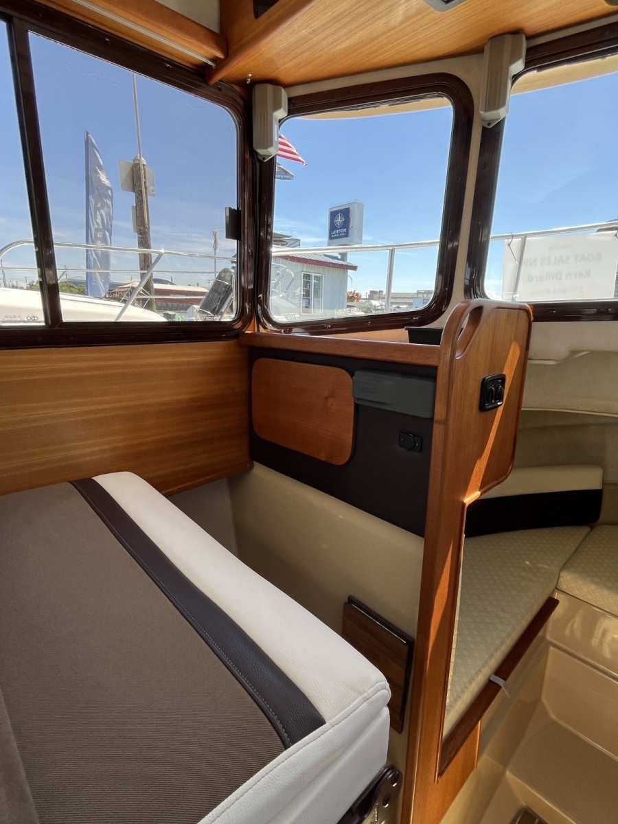 2017 Ranger Tugs R27 Northwest Edition