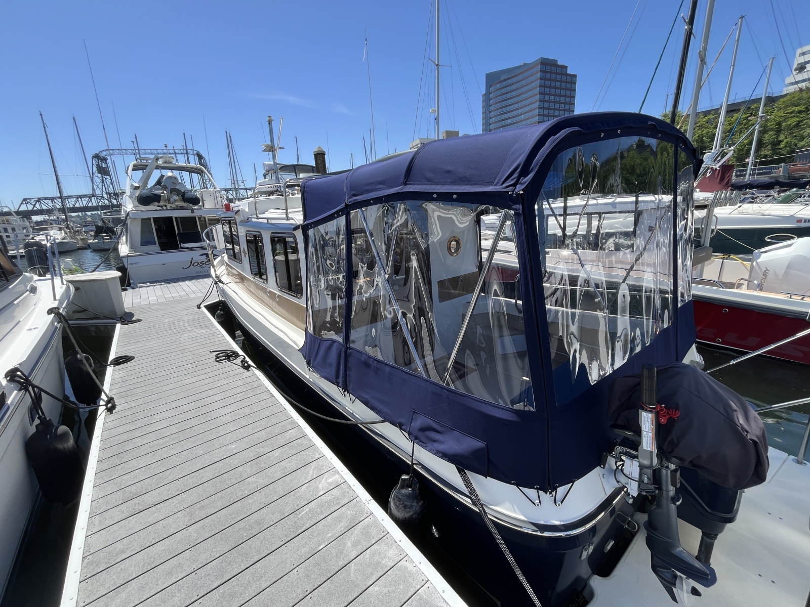2017 Ranger Tugs R27 Northwest Edition