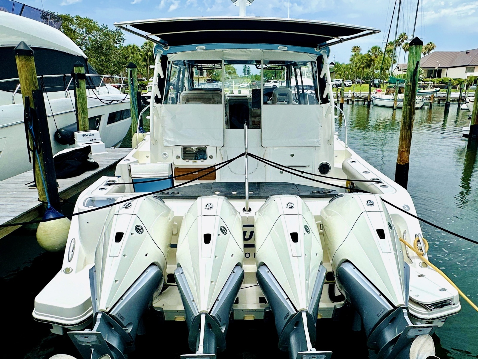 2023 Boston Whaler 405 Conquest