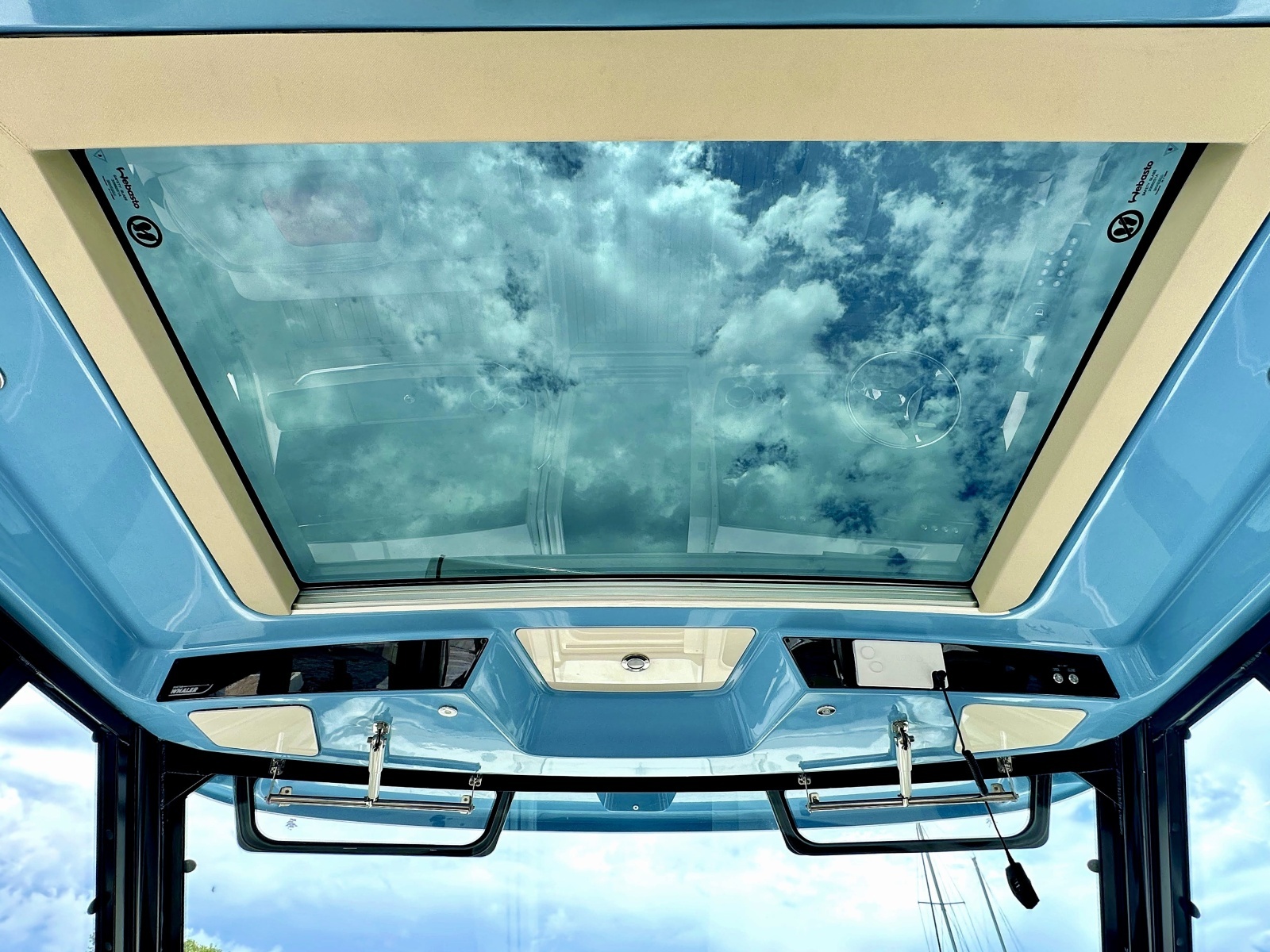 2023 Boston Whaler 405 Conquest