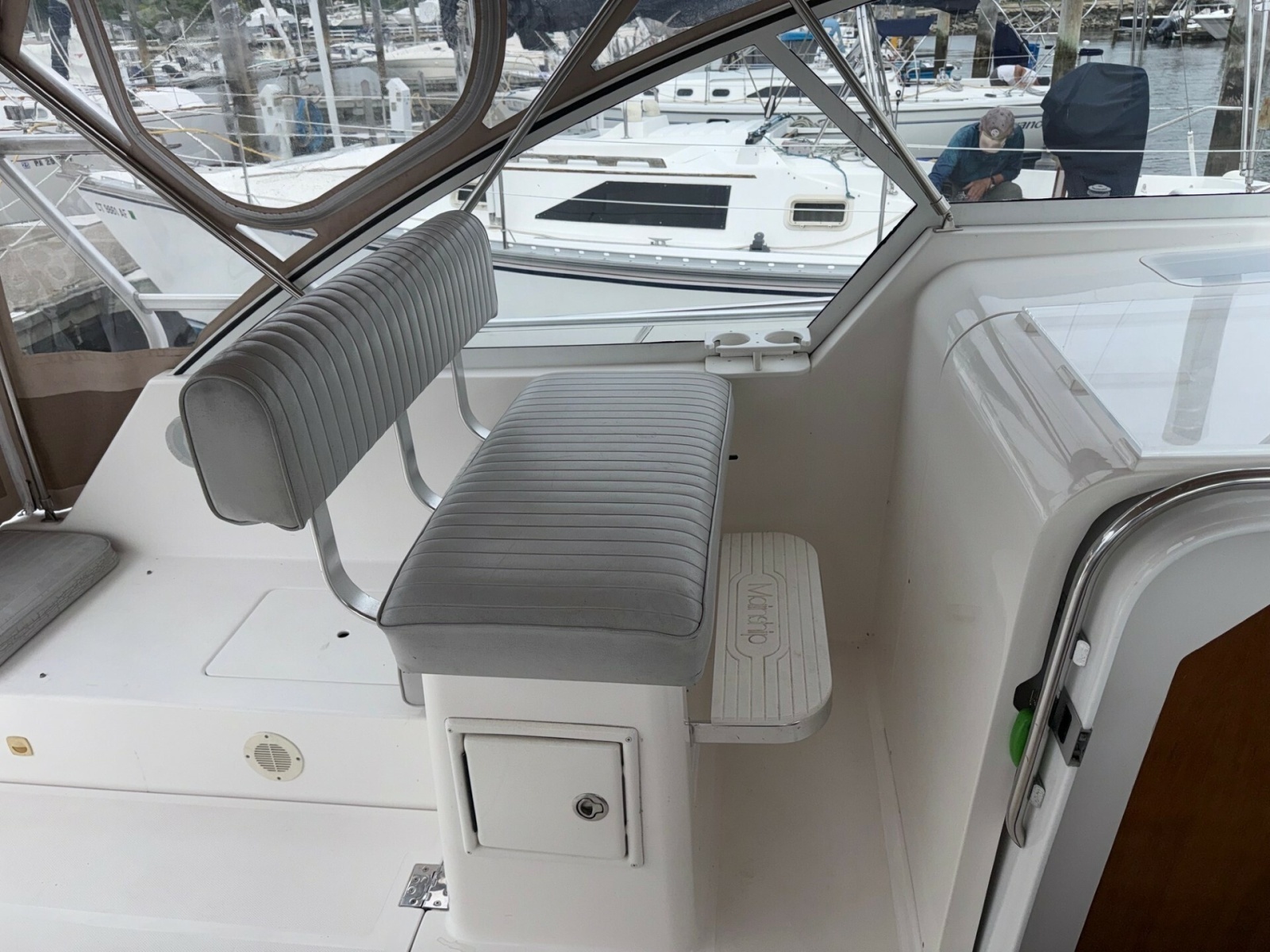 2003 Mainship 34' Pilot