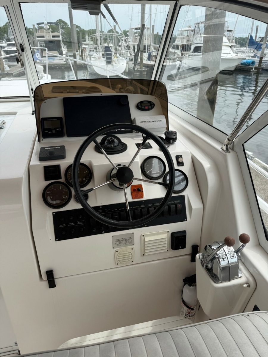2003 Mainship 34' Pilot