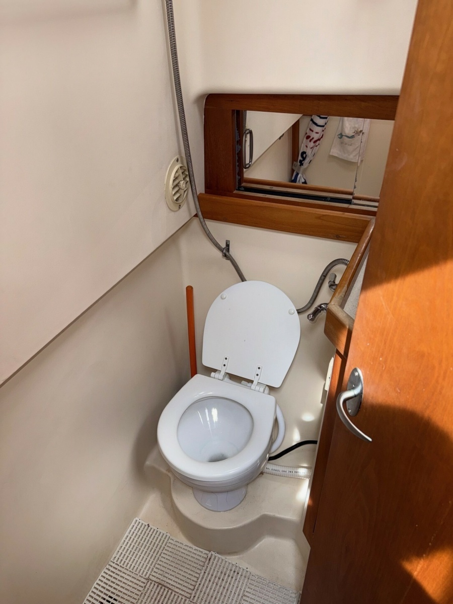 2003 Mainship 34' Pilot