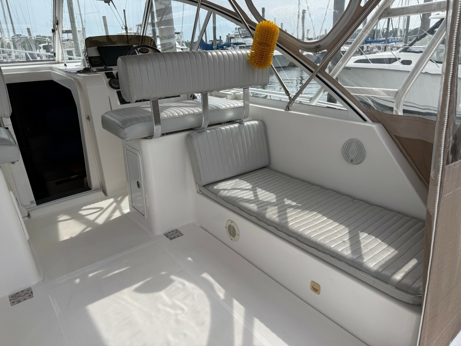 2003 Mainship 34' Pilot
