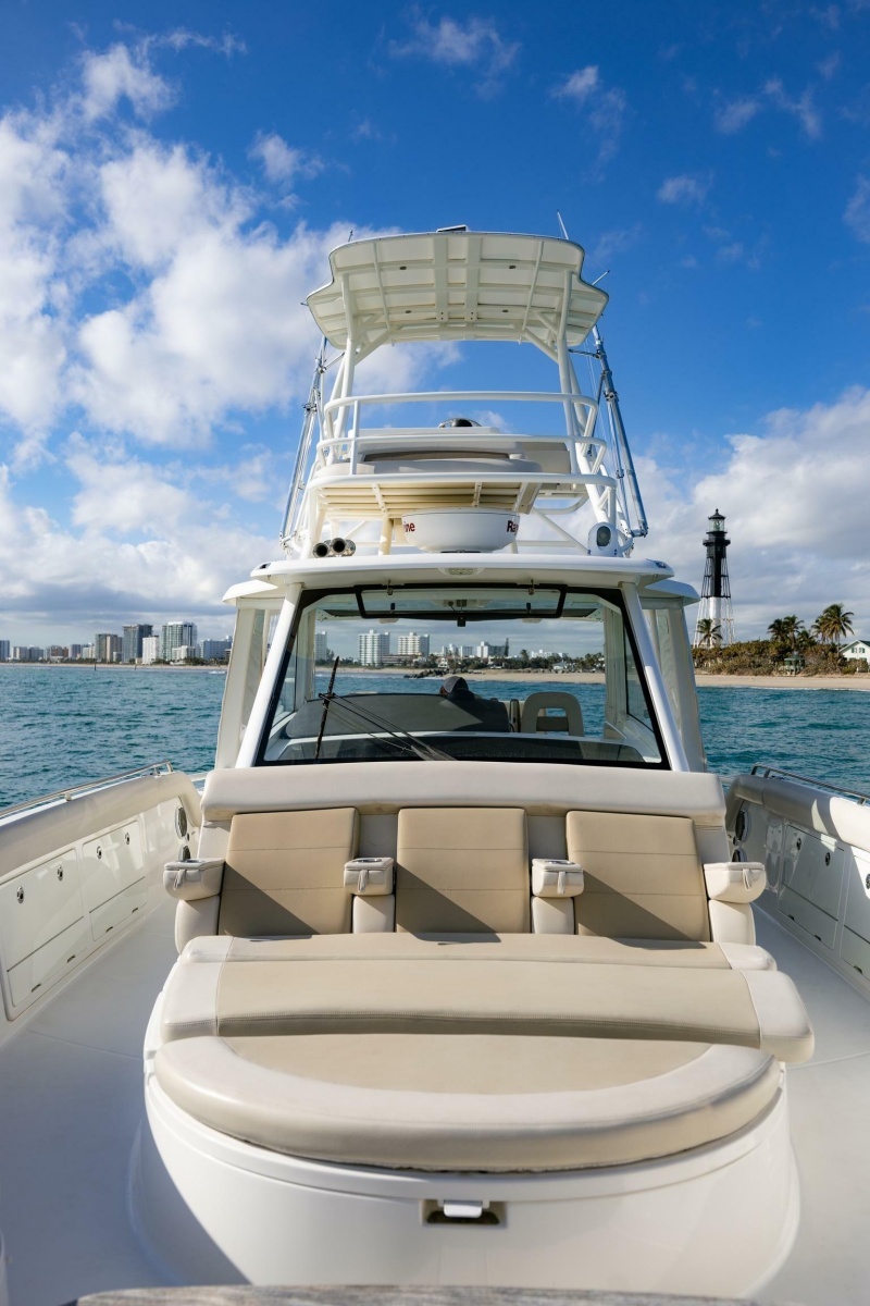 2017 Boston Whaler 