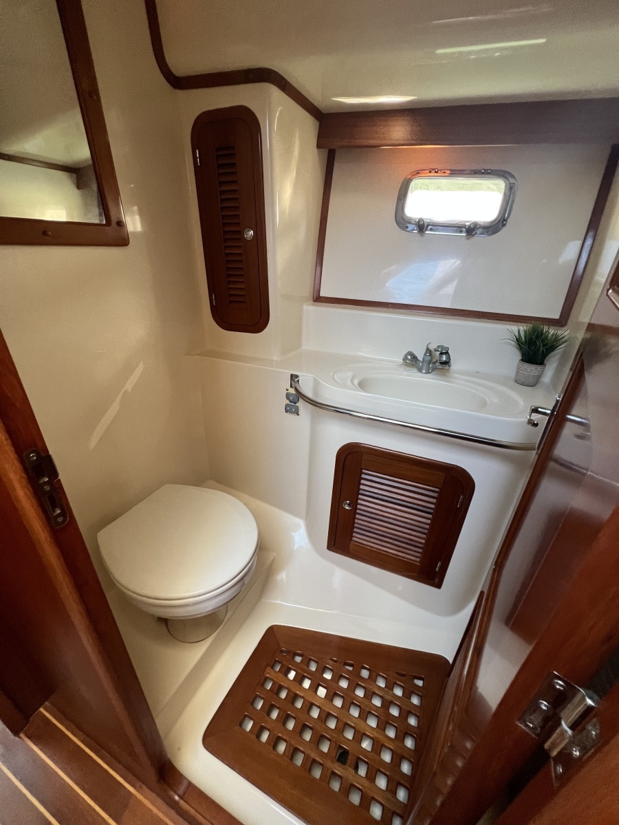 36ft Heritage East Yacht For Sale