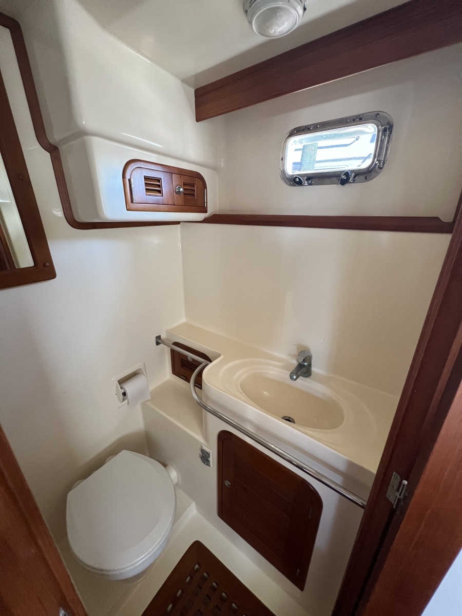 2007 Heritage East 36 Sundeck Trawler
