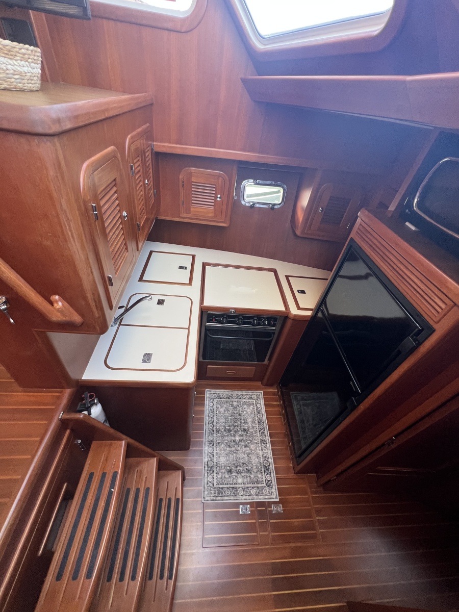 2007 Heritage East 36 Sundeck Trawler